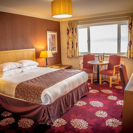 לארן Curran Court Hotel מראה חיצוני תמונה