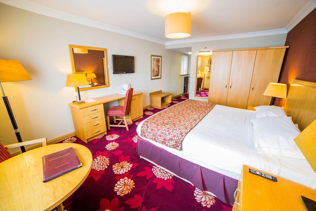 לארן Curran Court Hotel מראה חיצוני תמונה