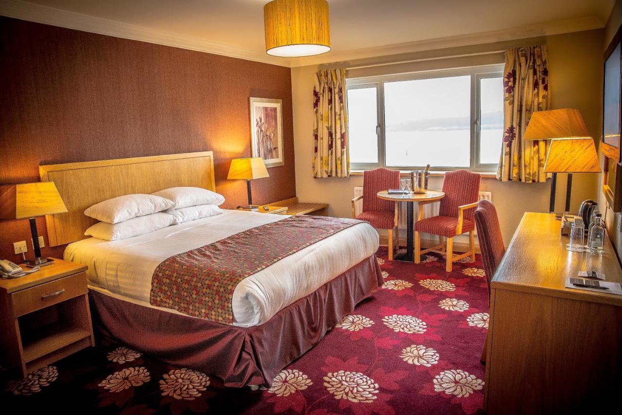 לארן Curran Court Hotel מראה חיצוני תמונה